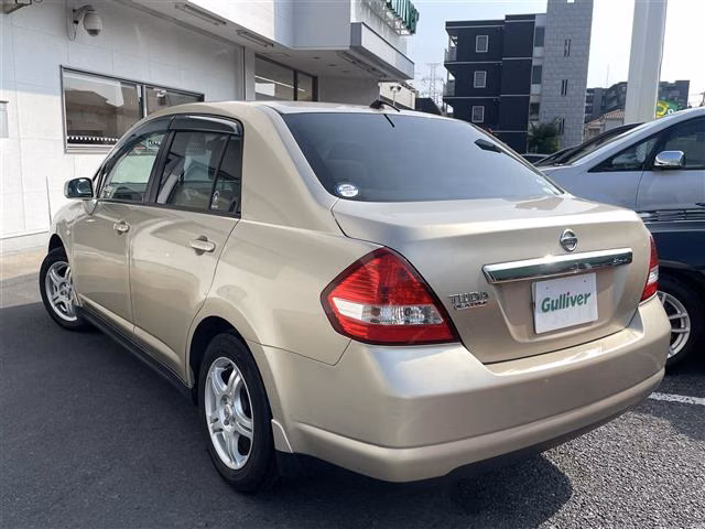 NISSAN TIIDA LATIO