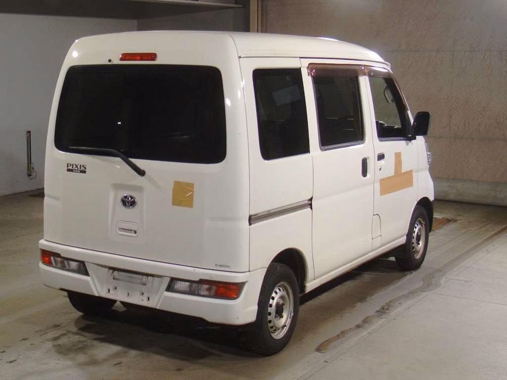 TOYOTA PIXIS VAN
