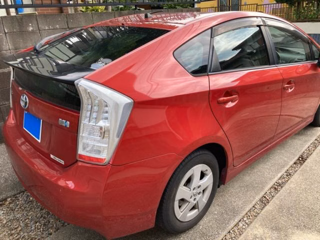 TOYOTA PRIUS