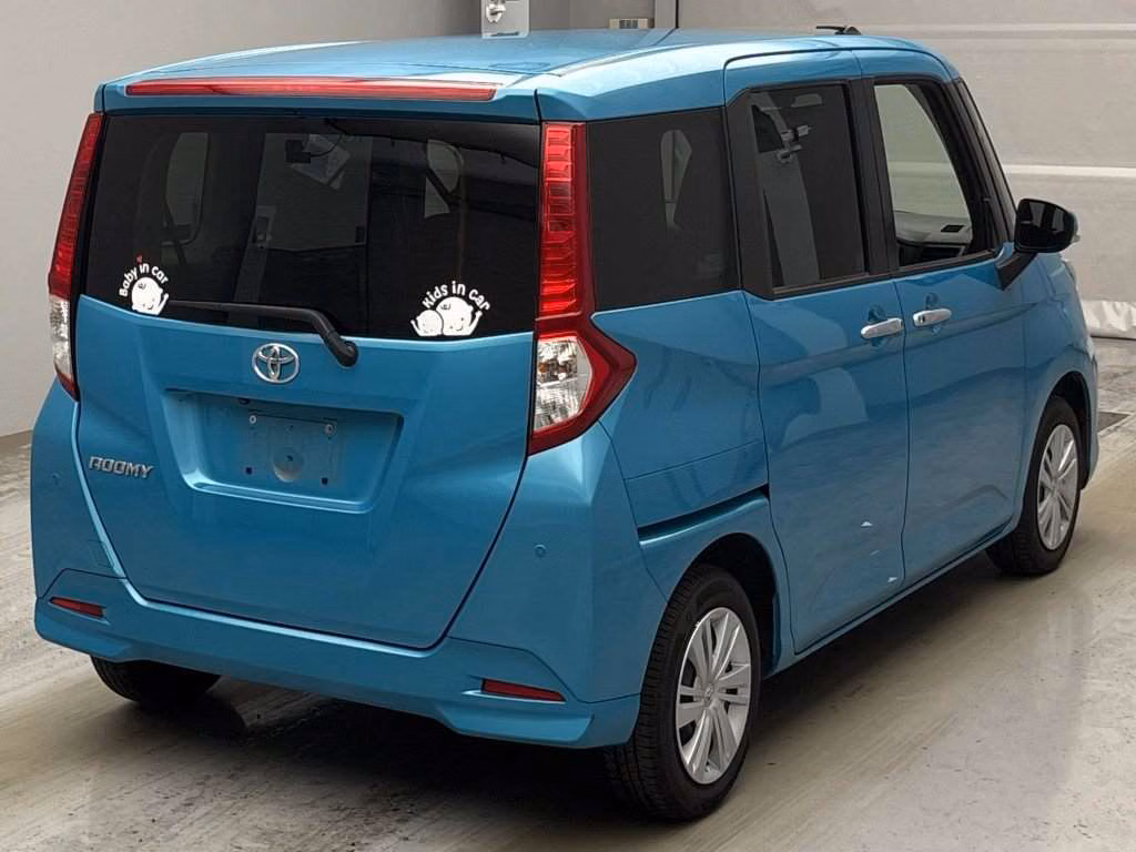 TOYOTA ROOMY