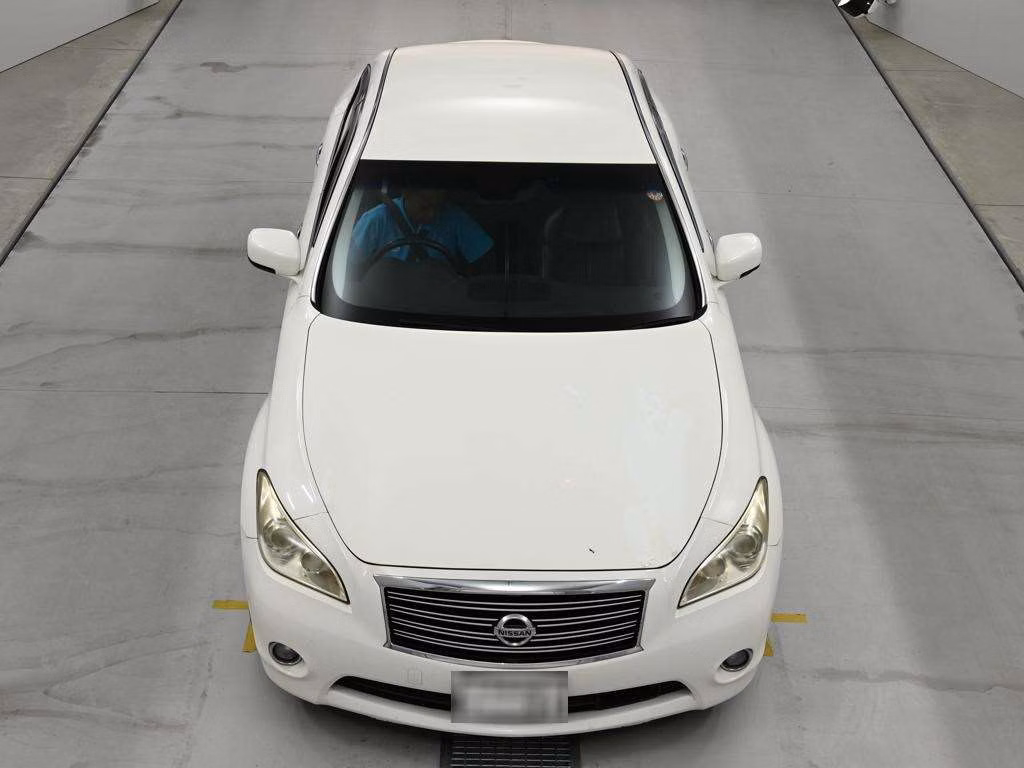 NISSAN FUGA