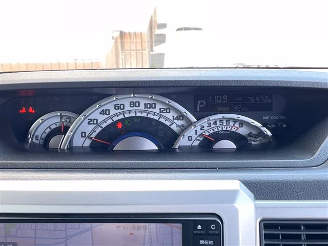 DAIHATSU WAKE