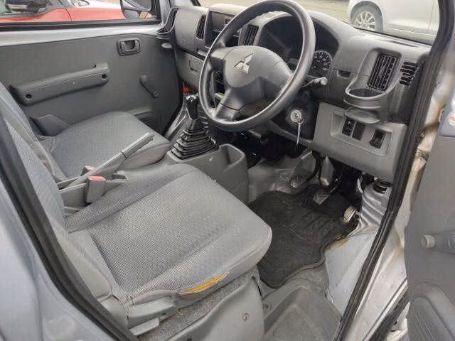MITSUBISHI MINICAB