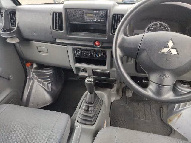 MITSUBISHI MINICAB