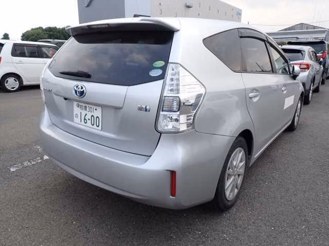 TOYOTA PRIUS ALPHA