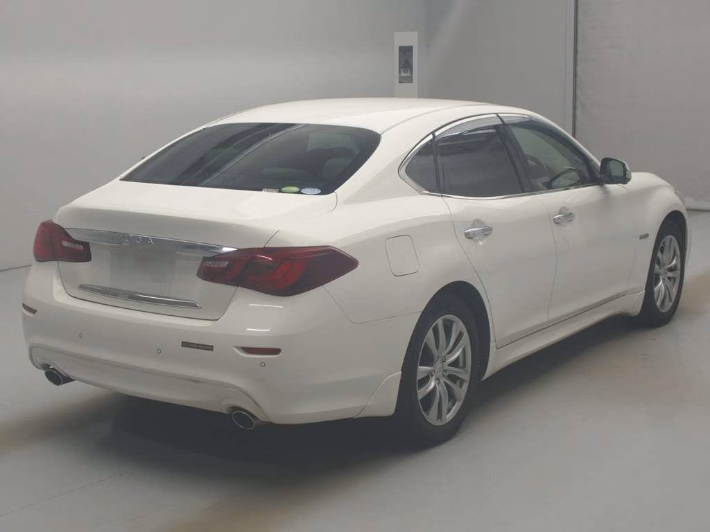 NISSAN FUGA