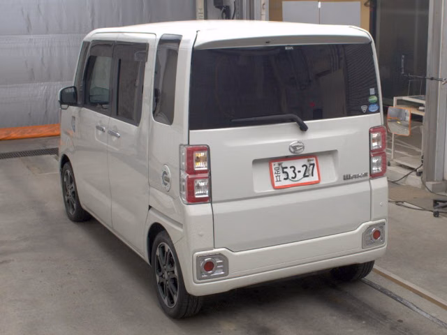 DAIHATSU WAKE