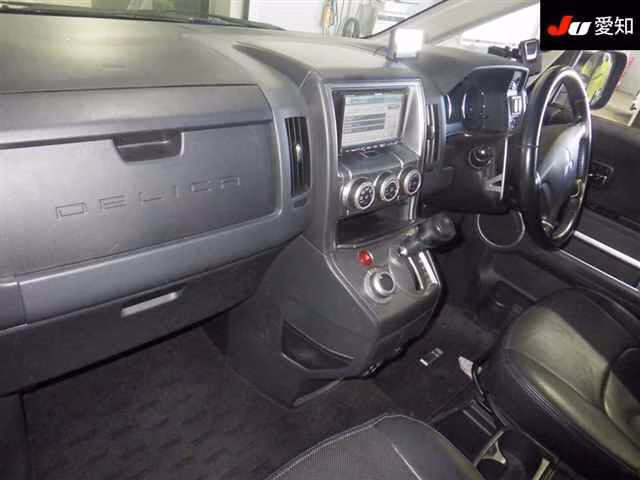MITSUBISHI DELICA D:5