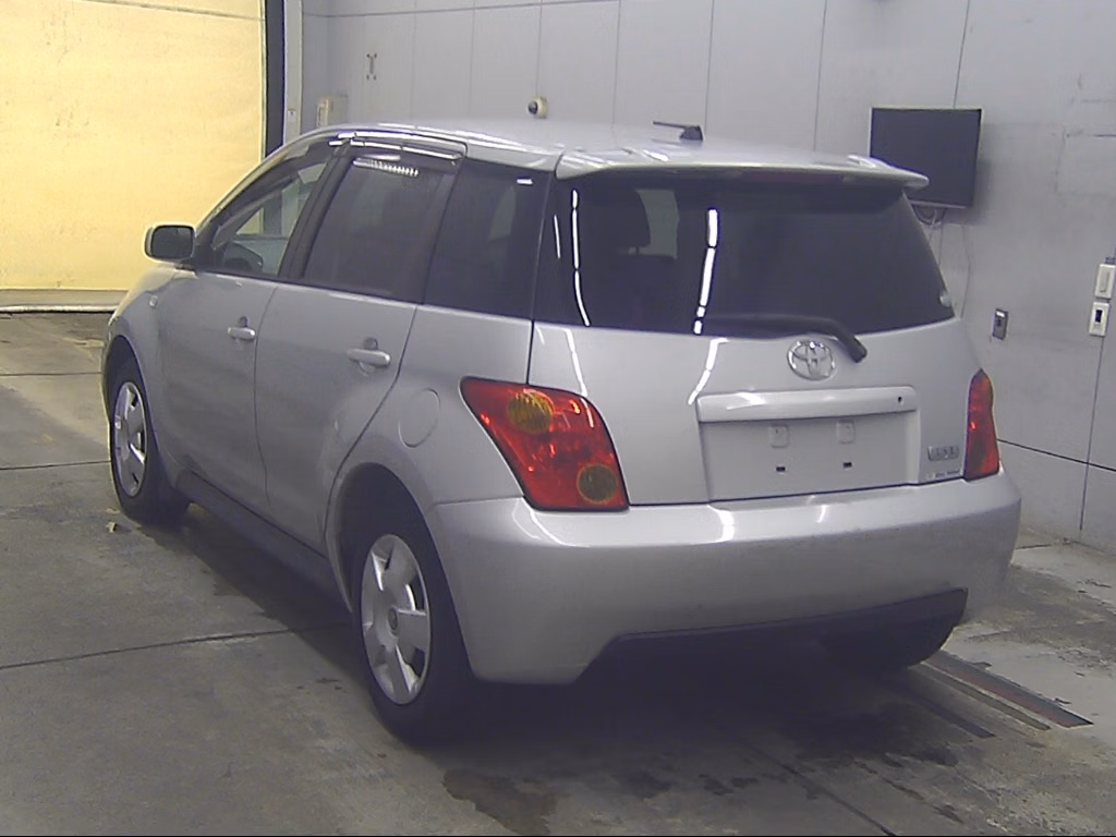 TOYOTA IST