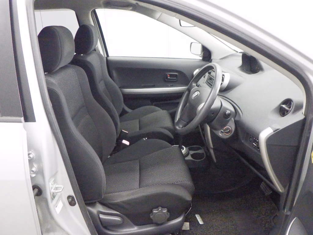 TOYOTA IST