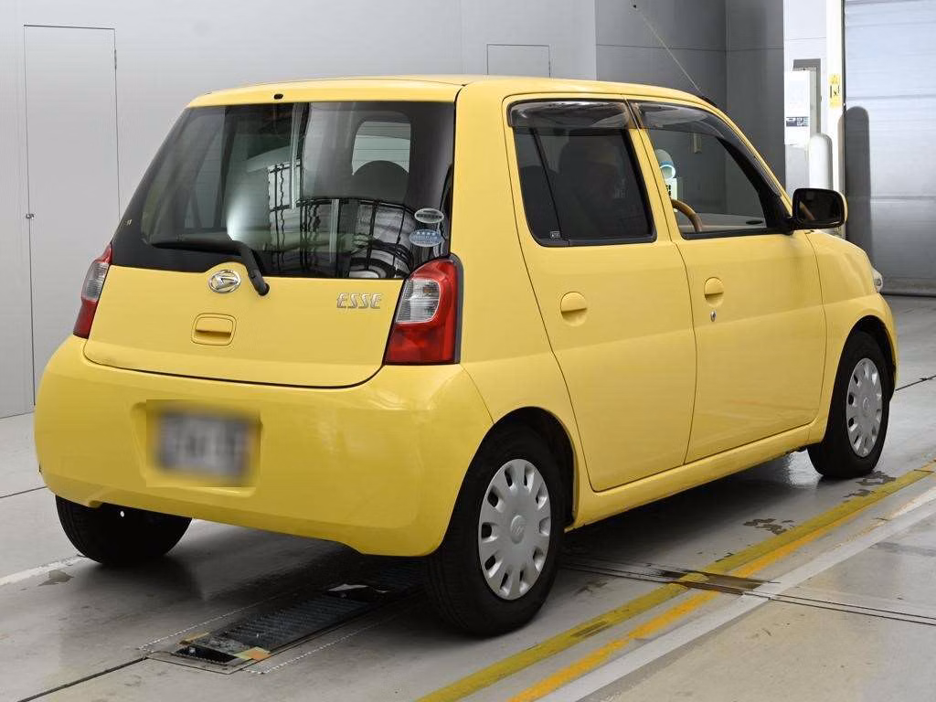 DAIHATSU ESSE