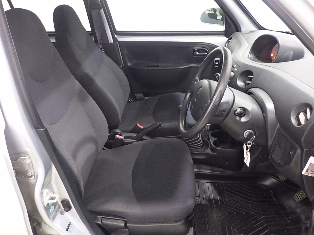 DAIHATSU ESSE