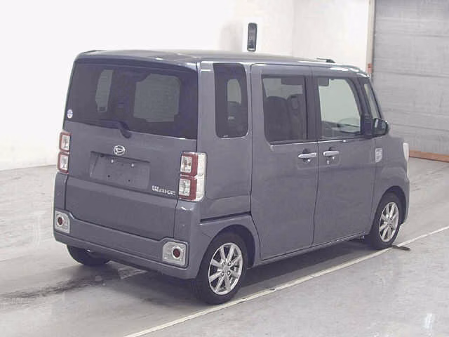 DAIHATSU WAKE