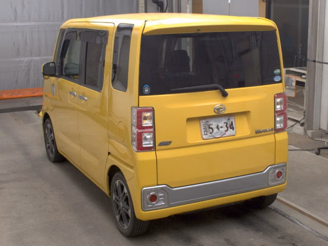DAIHATSU WAKE