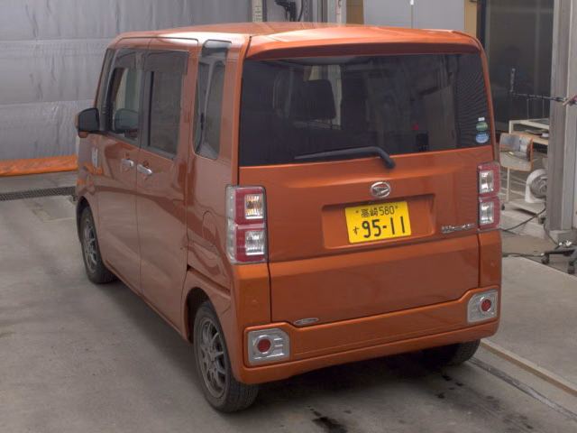 DAIHATSU WAKE