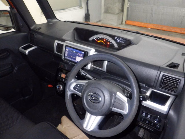 DAIHATSU WAKE