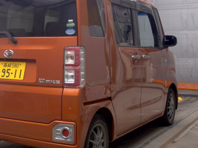 DAIHATSU WAKE