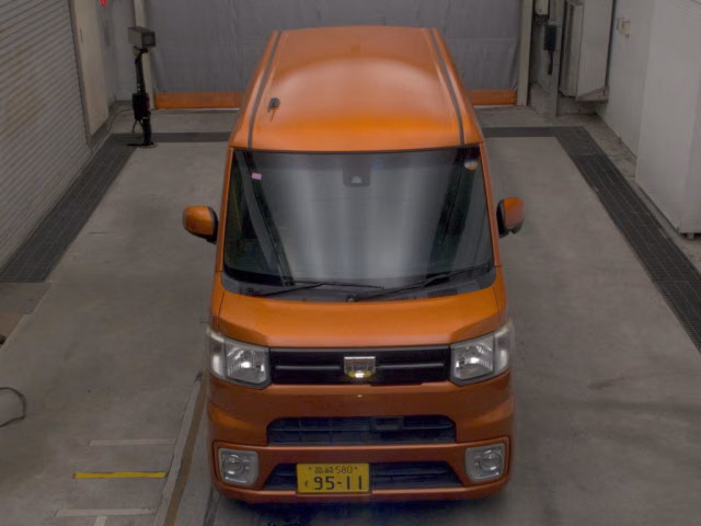 DAIHATSU WAKE