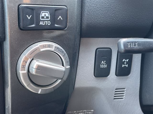 TOYOTA HILUX SURF