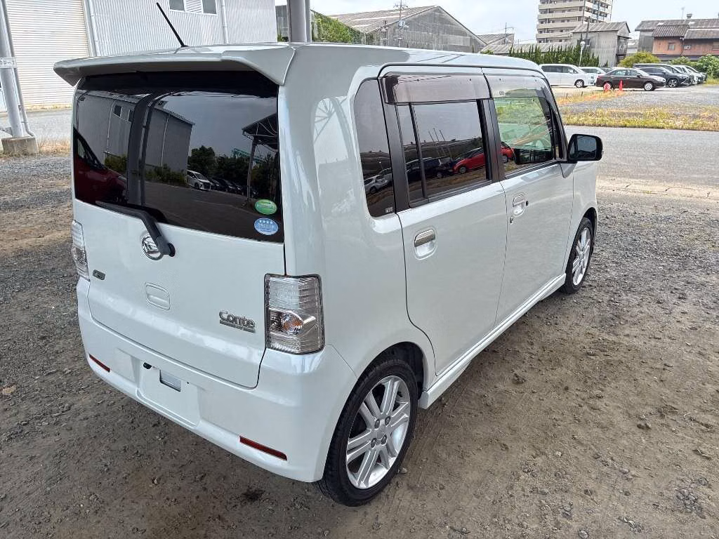 DAIHATSU MOVE CONTE