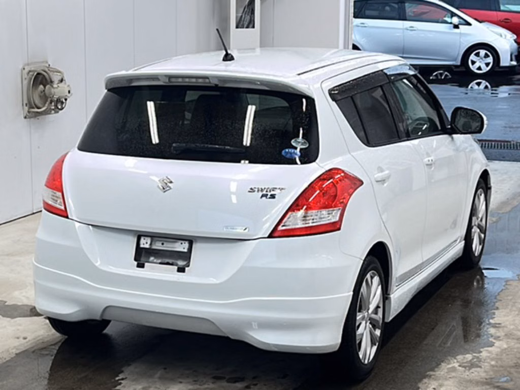 SUZUKI SWIFT