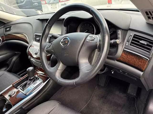 NISSAN FUGA
