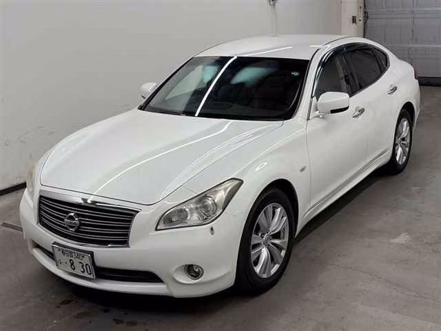 NISSAN FUGA