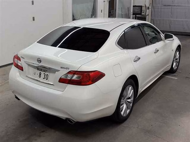 NISSAN FUGA