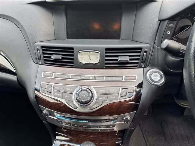NISSAN FUGA