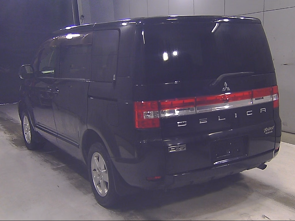 MITSUBISHI DELICA D:5
