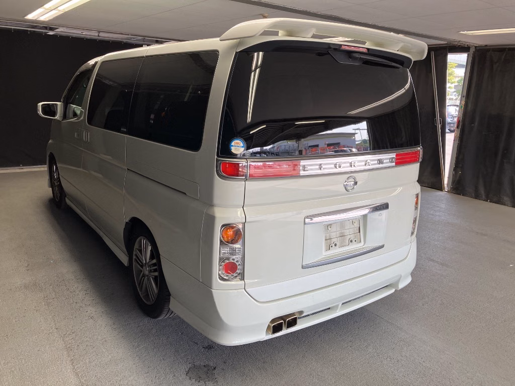 NISSAN ELGRAND