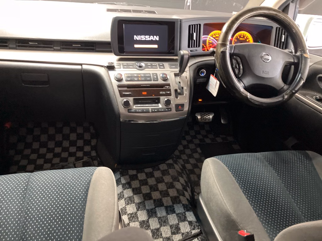 NISSAN ELGRAND