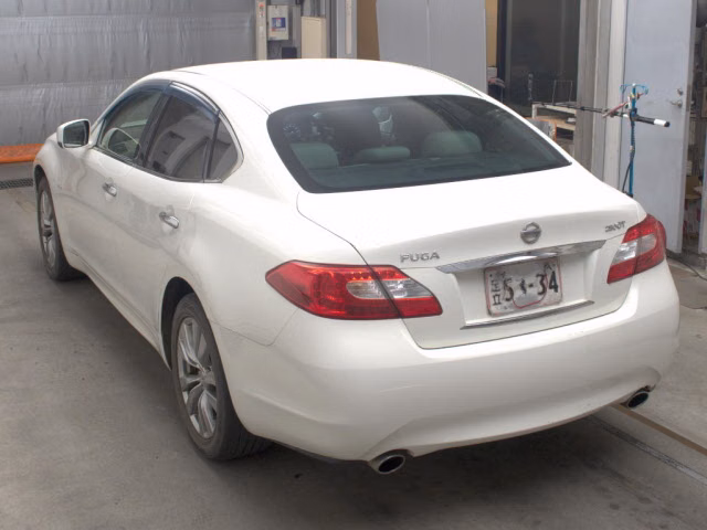 NISSAN FUGA