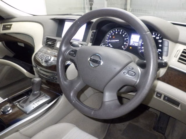 NISSAN FUGA