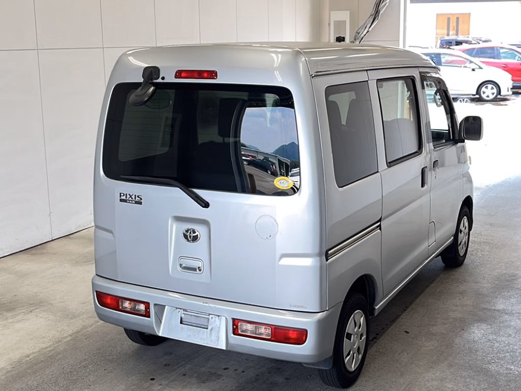TOYOTA PIXIS VAN