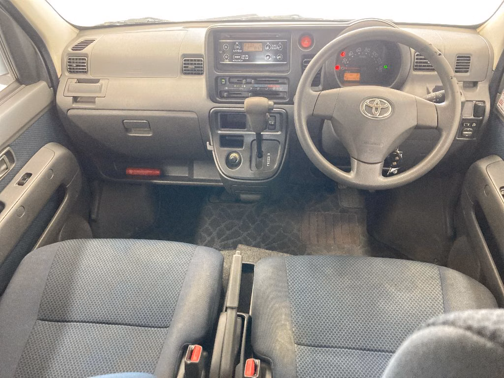 TOYOTA PIXIS VAN