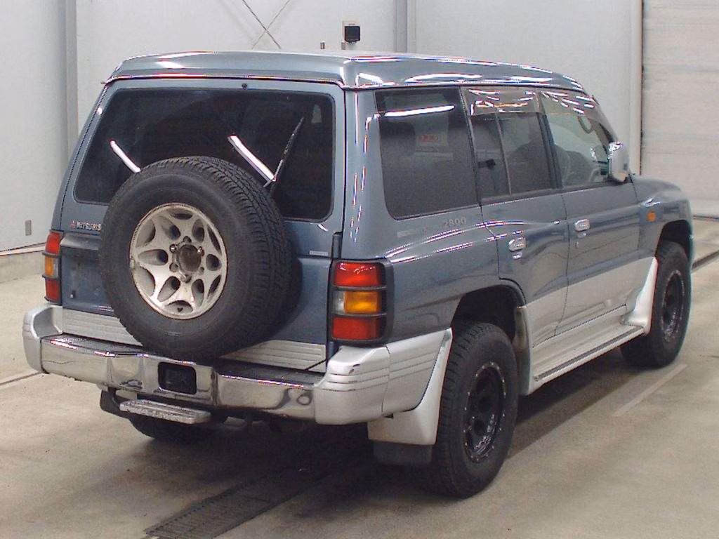 MITSUBISHI PAJERO