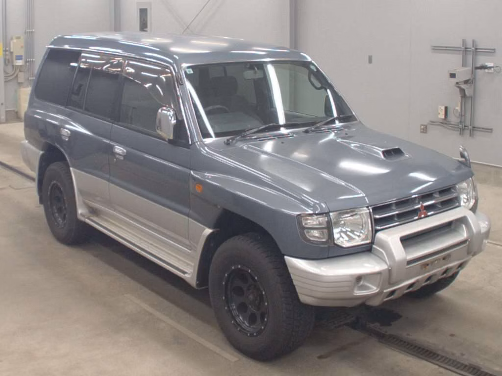 MITSUBISHI PAJERO