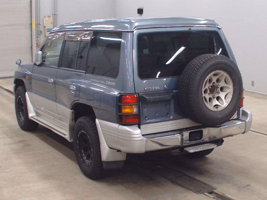 MITSUBISHI PAJERO