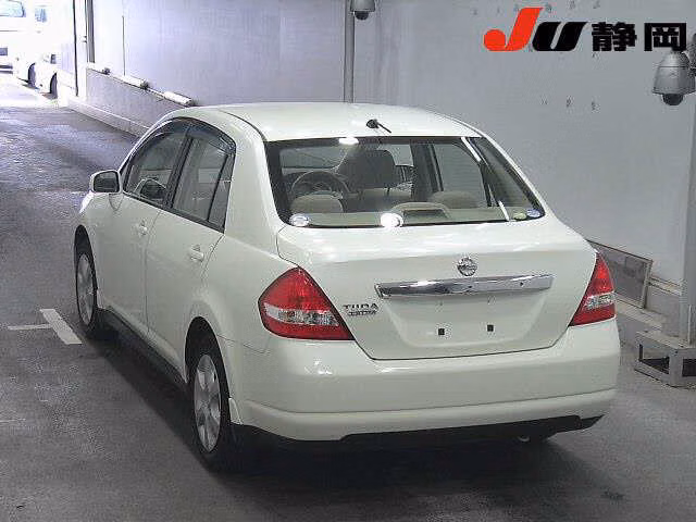 NISSAN TIIDA LATIO