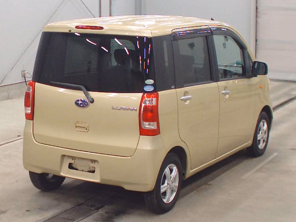 SUBARU LUCRA