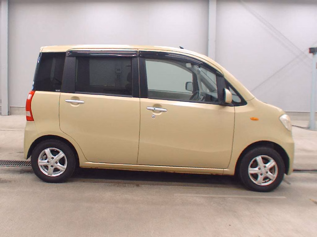 SUBARU LUCRA