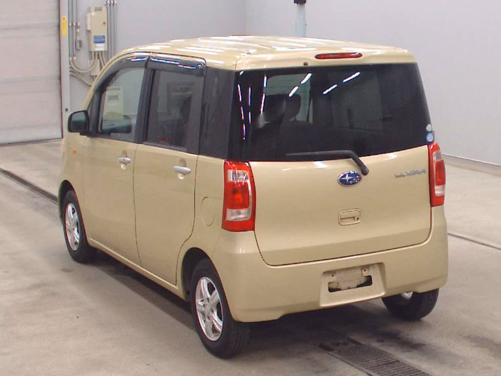 SUBARU LUCRA