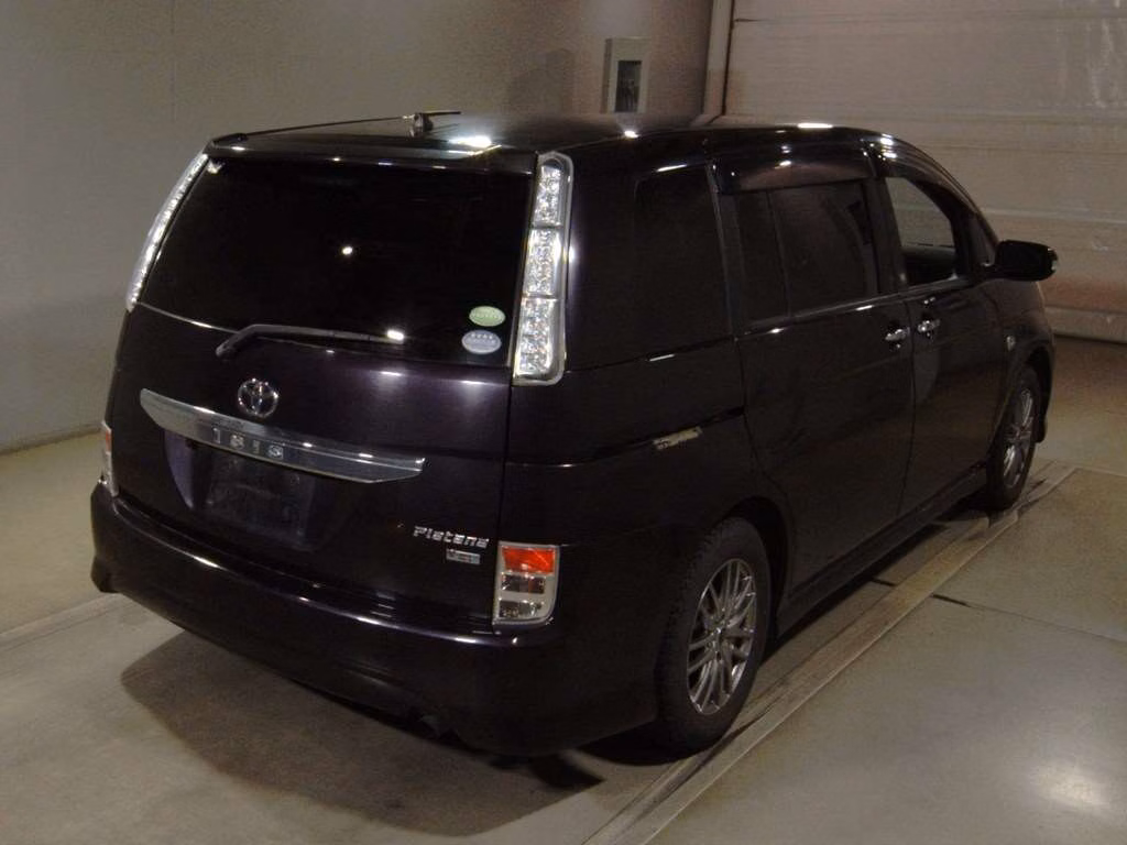 TOYOTA ISIS
