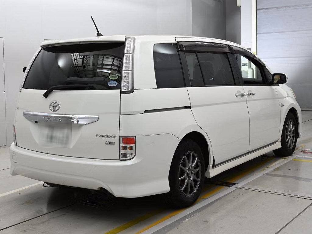 TOYOTA ISIS