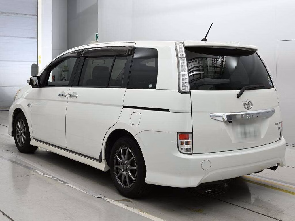 TOYOTA ISIS