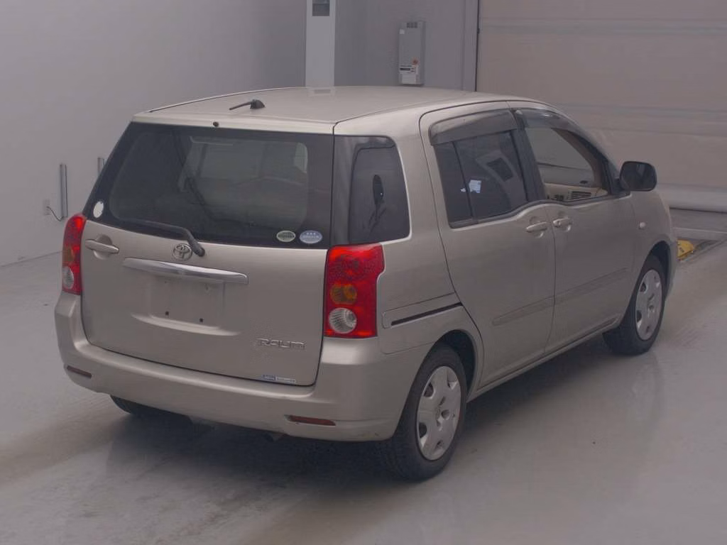 TOYOTA RAUM