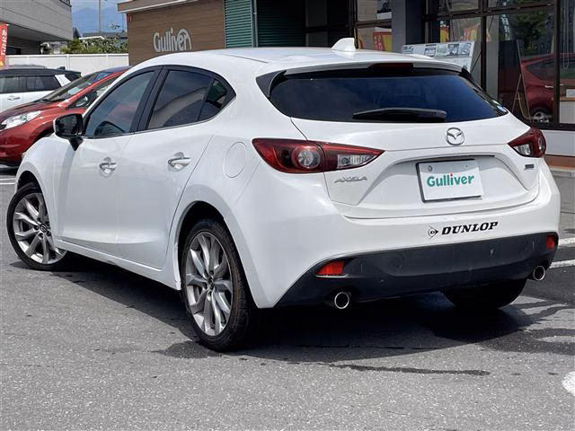MAZDA AXELA