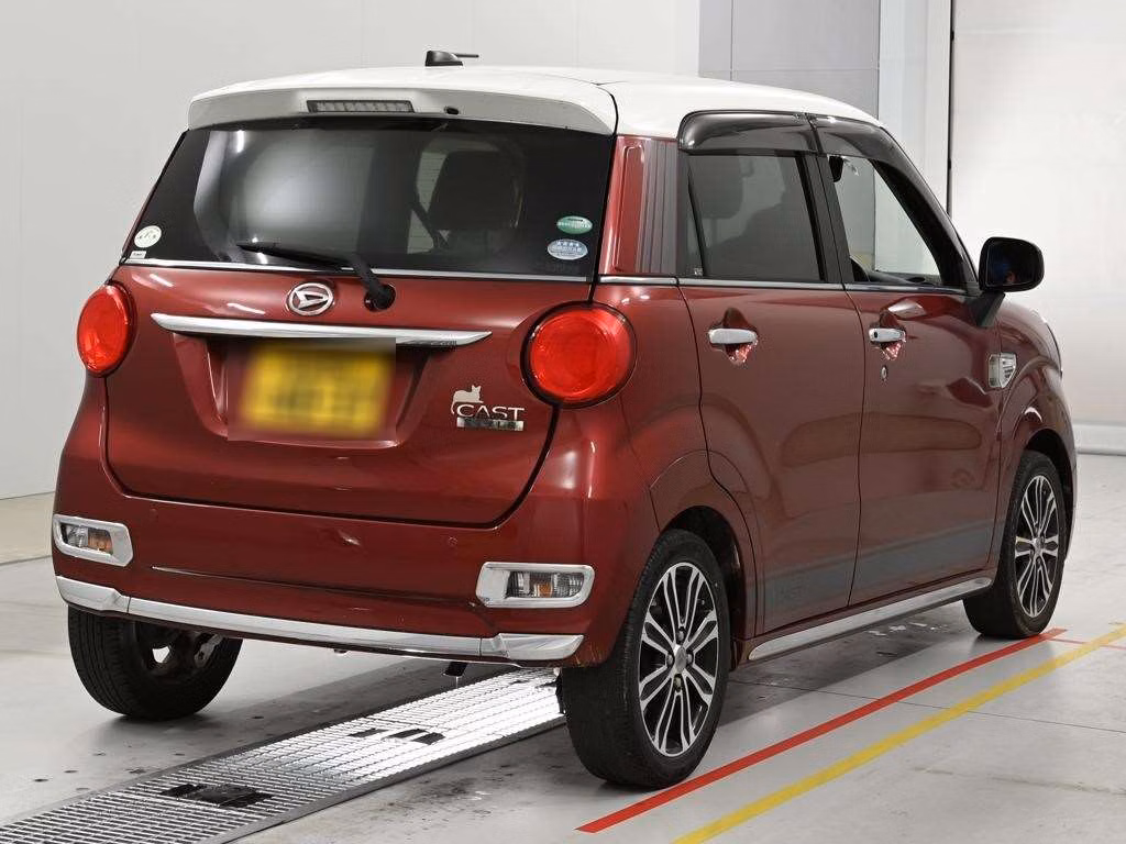 DAIHATSU CAST