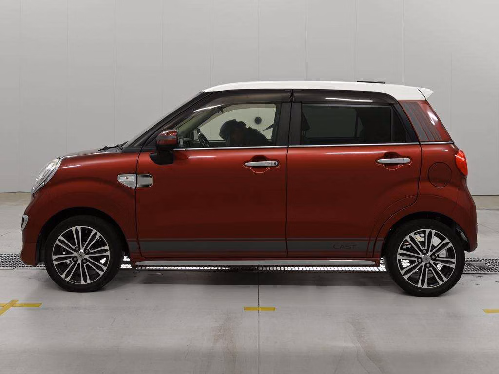 DAIHATSU CAST